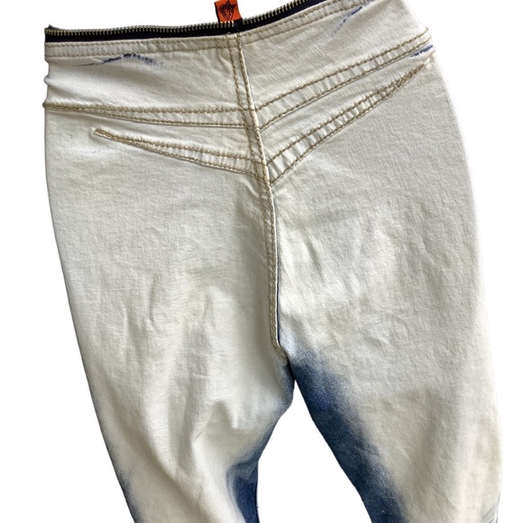 Dollhouse flare jeans - Picture 8 of 9